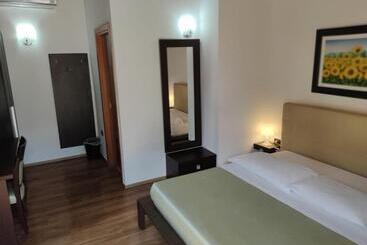 تختخواب و صبحانه Maglioferro Residence