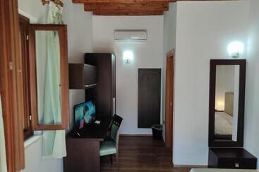 تختخواب و صبحانه Maglioferro Residence