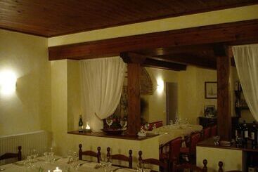 هتل Albergo Ristorante Flora
