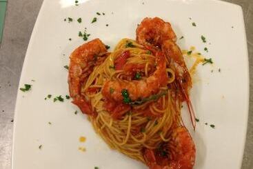 هتل Albergo Ristorante Flora
