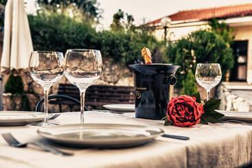 هتل Albergo Ristorante Il Ciclope