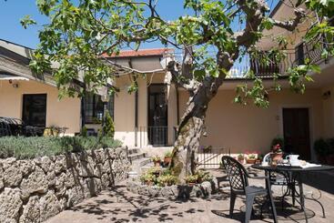 هتل Albergo Ristorante Il Ciclope