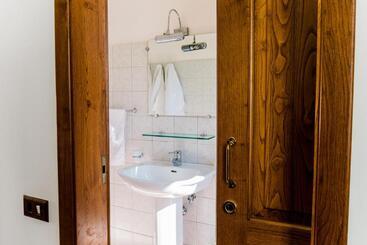 هتل Albergo Ristorante Il Ciclope