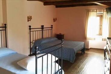 هتل Albergo Ristorante Il Ciclope