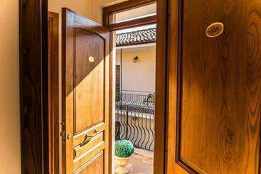 هتل Albergo Ristorante Il Ciclope
