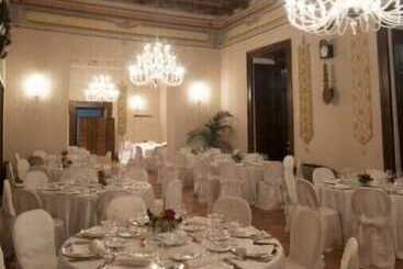 هتل Castello Di Casapozzano