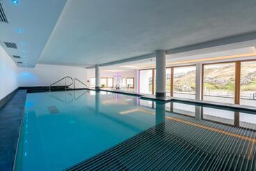 هتل Passo Sella Dolomiti Mountain Resort