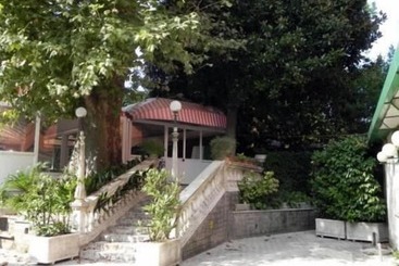 هتل Villa Robinia
