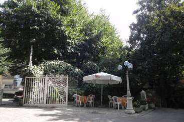 هتل Villa Robinia