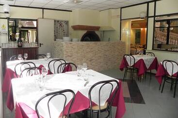 هتل Villa Robinia