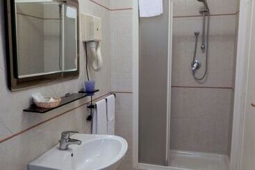 هتل Villa Robinia