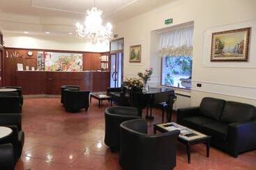 هتل Villa Robinia