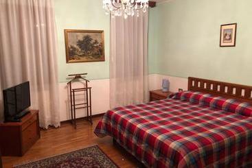 تختخواب و صبحانه Al Borgo
