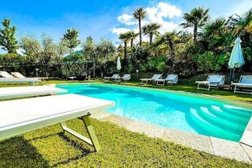 تختخواب و صبحانه Charming Bellagio Boutique