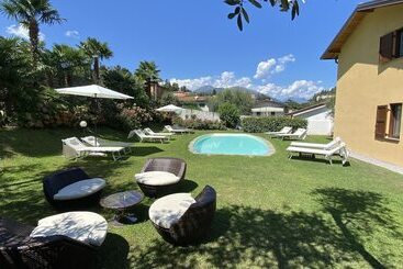 تختخواب و صبحانه Charming Bellagio Boutique