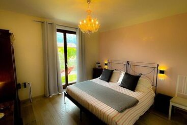 تختخواب و صبحانه Charming Bellagio Boutique