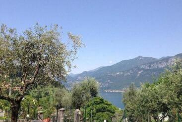 تختخواب و صبحانه Charming Bellagio Boutique