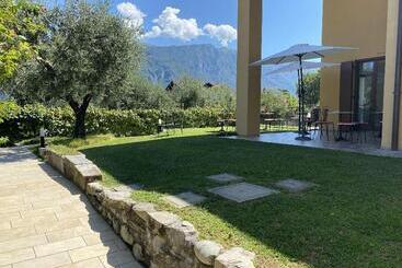 تختخواب و صبحانه Charming Bellagio Boutique