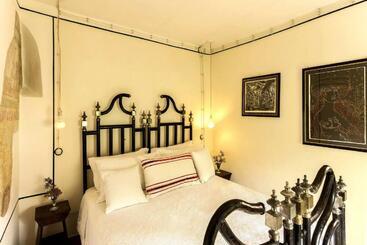 تختخواب و صبحانه Corte Della Maesta Antica Residenza