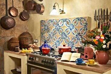 تختخواب و صبحانه Corte Della Maesta Antica Residenza
