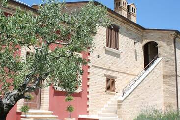 צימר Dimora Rosso Piceno