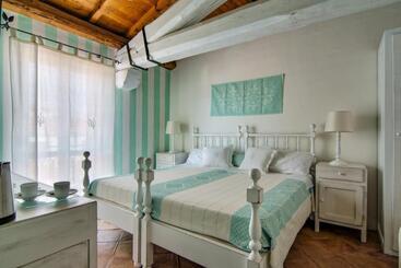 تختخواب و صبحانه Domus Corallia Luxury Rooms