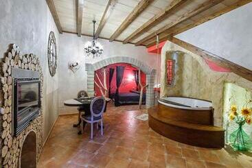 Il Giardino Dei Flintstones B&b