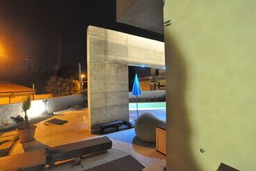 تختخواب و صبحانه Art House Quartu   Margine Rosso