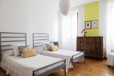 تختخواب و صبحانه La Casa Delle Zie