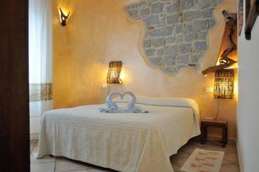 Bed & Breakfast La Pavoncella