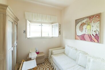 تختخواب و صبحانه Villa La Bouganville