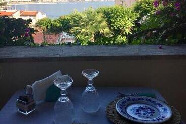 تختخواب و صبحانه Villa La Bouganville