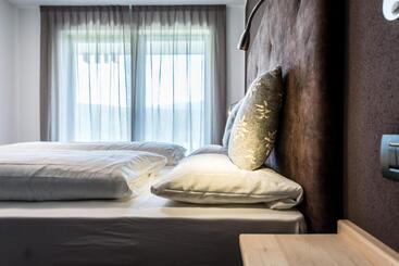 هتل Chalet Kristall   Dolomites Garden Chalet