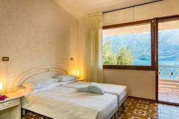 هتل Riviera Panoramic Green Resort