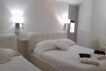 B&b Camera & Caffe