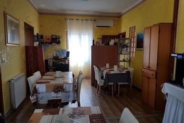 B&b Fantar House