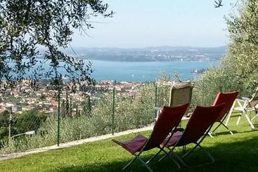 Bed & Breakfast Giardini Di Corte