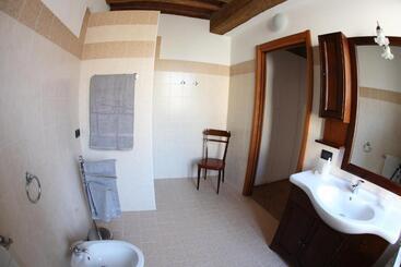 B&b Stradivari
