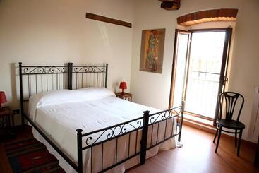 B&b Stradivari