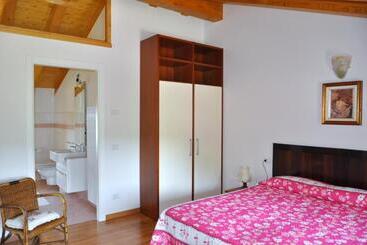 تختخواب و صبحانه Agriturismo Lemire