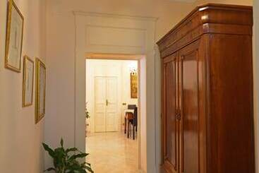 تختخواب و صبحانه Borgo Antico Santa Lucia