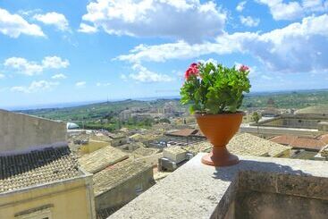 تختخواب و صبحانه Cloris Guest House