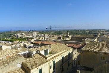 تختخواب و صبحانه Cloris Guest House