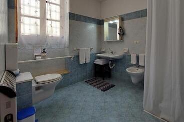 住宿加早餐  Cloris Guest House
