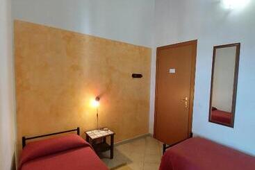 住宿加早餐  Cloris Guest House