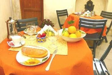住宿加早餐  Cloris Guest House