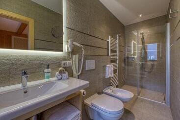 تختخواب و صبحانه Garni Appartments Helvetia