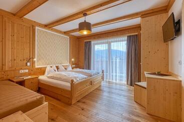 تختخواب و صبحانه Garni Appartments Helvetia