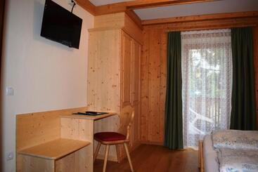 تختخواب و صبحانه Garni Appartments Helvetia