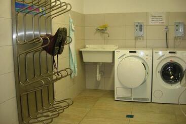 تختخواب و صبحانه Garni Appartments Helvetia